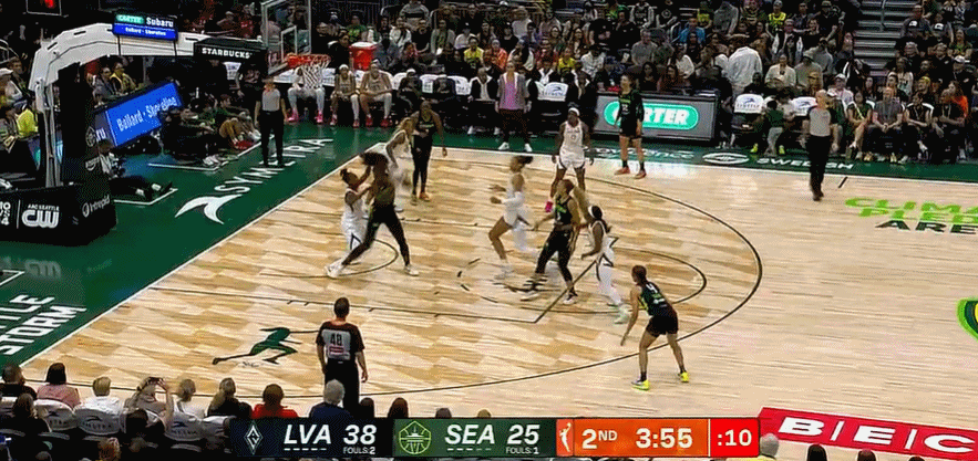 九游官网主页-失误大战！风暴&amp;amp;王牌半场合计21次失误，格雷一人5次